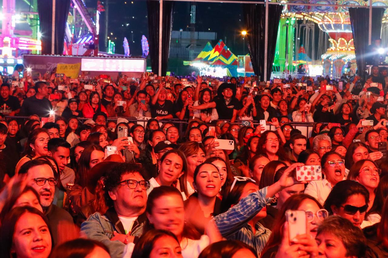 Rompe récord de asistencia dueto Ha-Ash en la Feria de Ferias